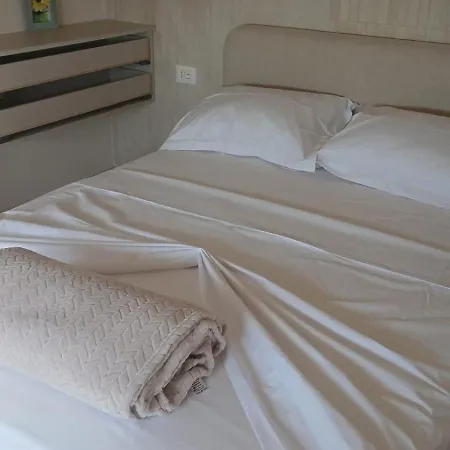 Golem Vela Beachfront Private Terrace Golem (Tirana)