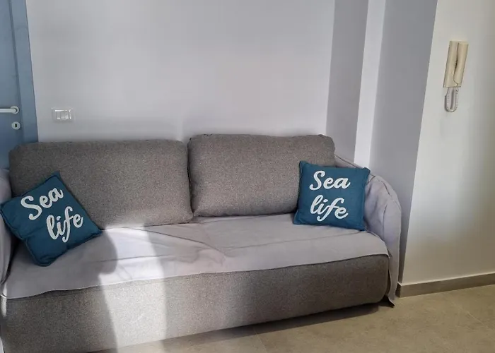 Vela Beachfront Private Terrace 公寓